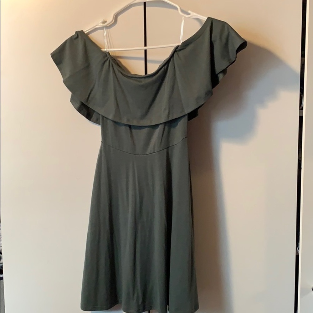 Charlotte russe women’s off the shoulder dress